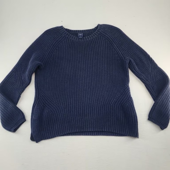 GAP Sweaters - GAP Women's Navy Ribbed Scoop Crew Sweater